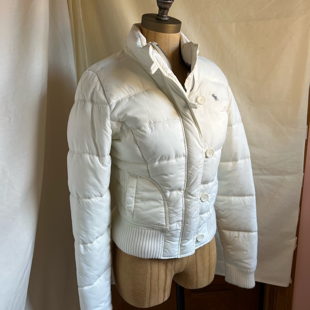 A & E Size Medium White Ski Jacket